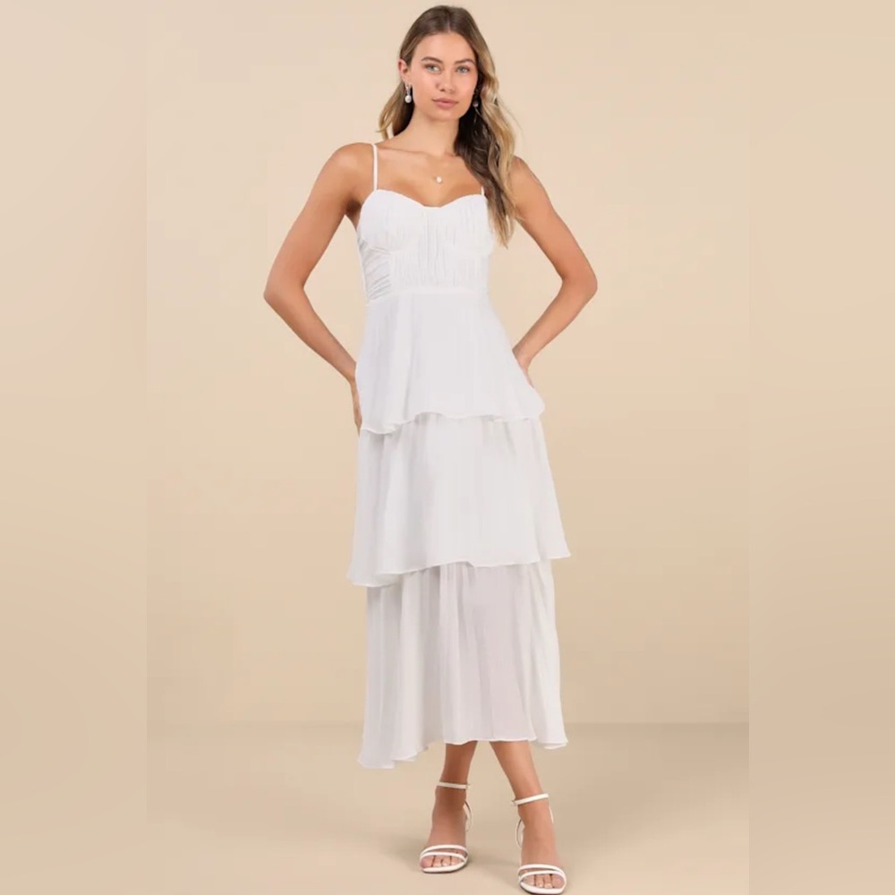 Cascading Crush White Tiered Bustier Midi Dress
Lulu’s
Size L
